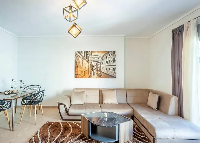 Railway Area Apt Thessaloniki Center 4P